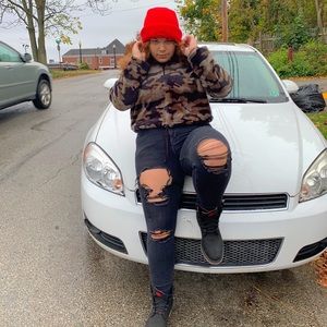 Meet your Posher, Ava